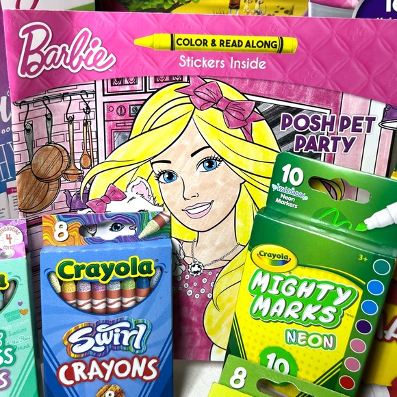 CRAYOLA x BARBIE GIFT SET - Picture 13 of 16